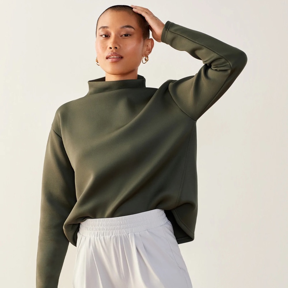 Aday Like a Boss sweatshirt. Size S..